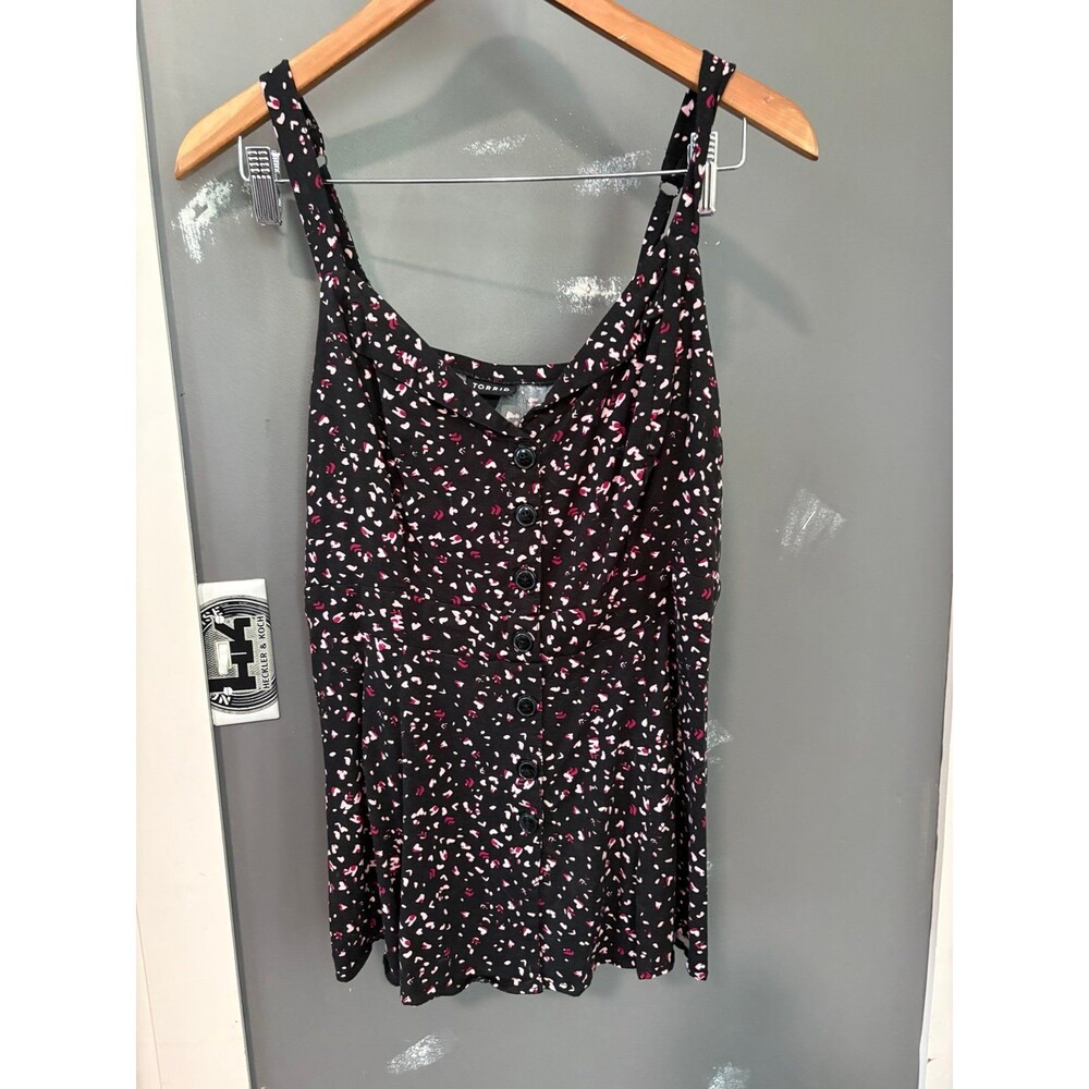 torrid size 0 black hearts tank top